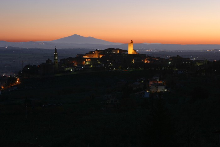 Castiglion Fiorentino by night